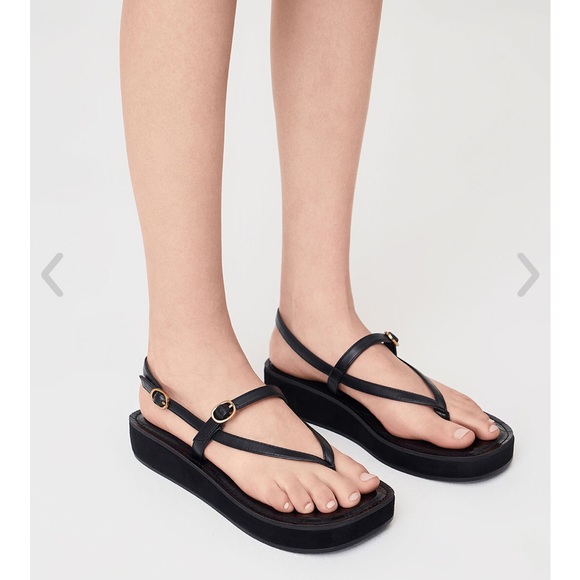 Charles & Keith - Strappy Flatform Thong Sandals size 8 - Picture 7 of 8